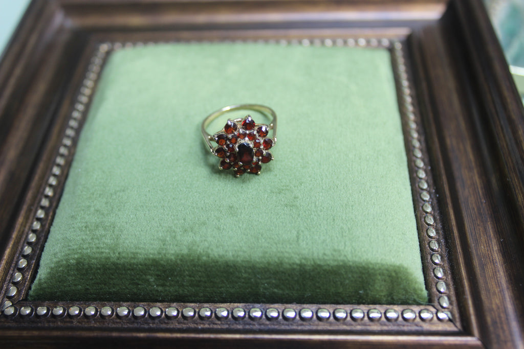 Vintage 9ct Gold Natural Garnet Cluster Ring – Sheffield Hallmarked 1976