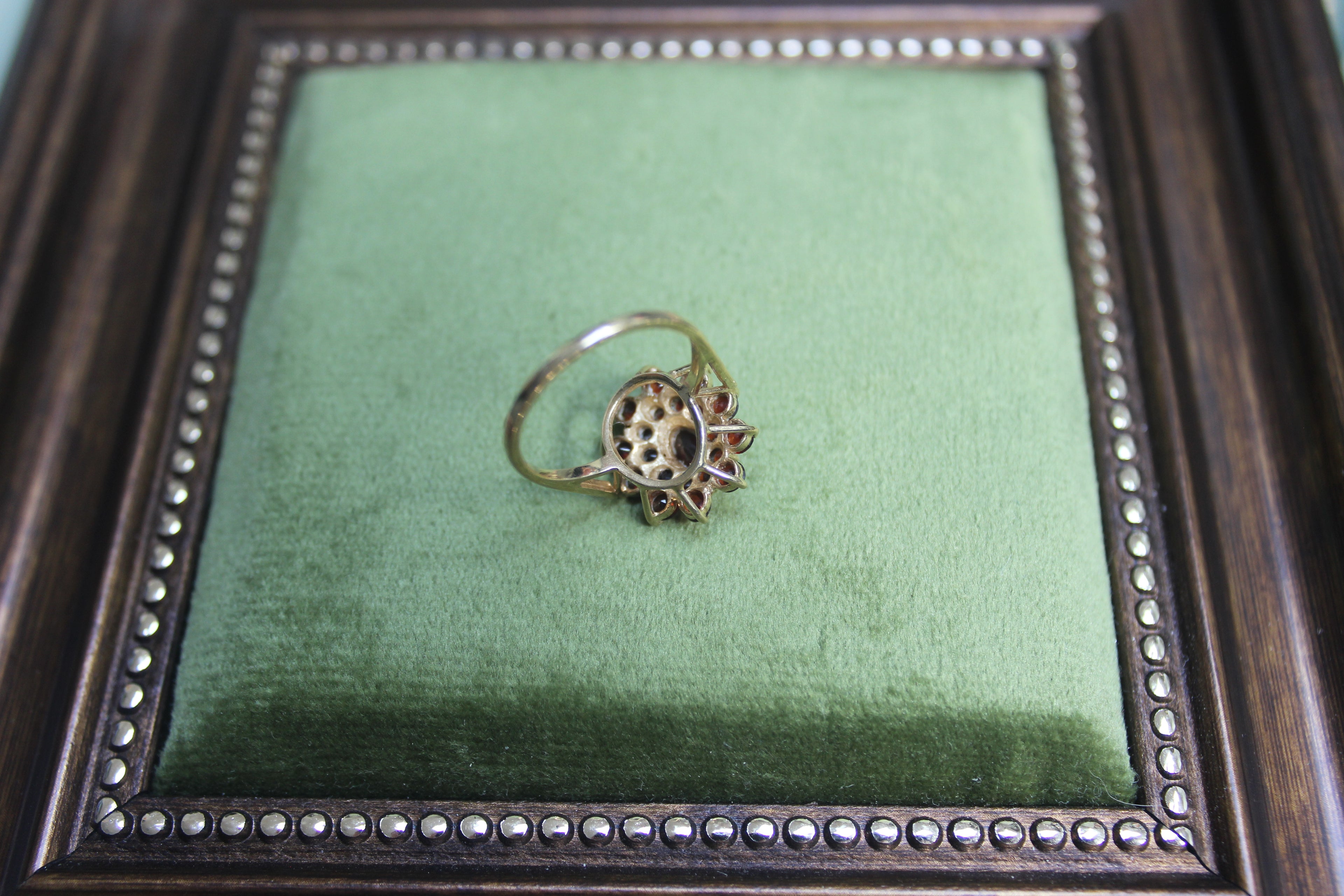 Vintage 9ct Gold Natural Garnet Cluster Ring – Sheffield Hallmarked 1976