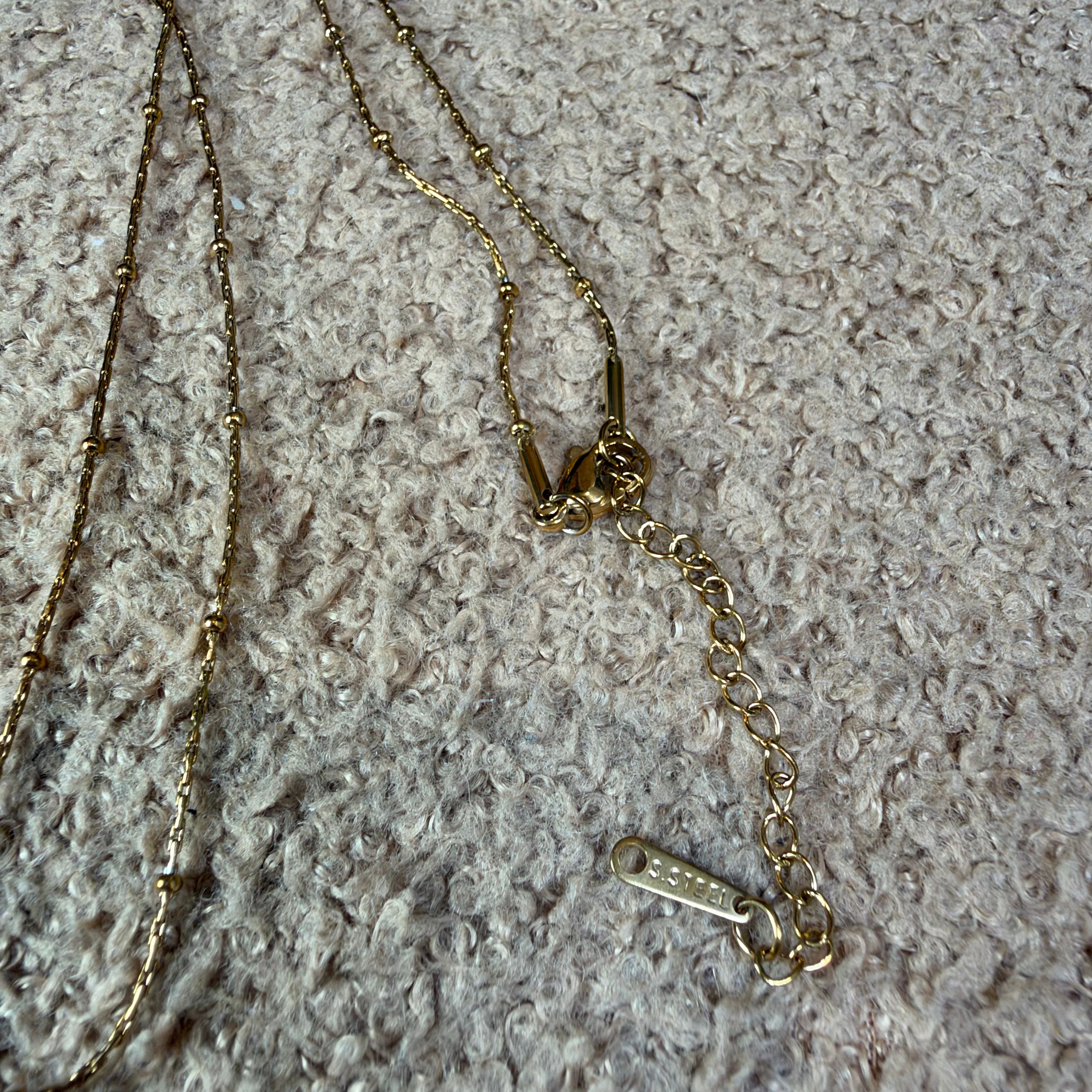 Gold Chilli Pepper Pendant Necklace – Stainless Steel