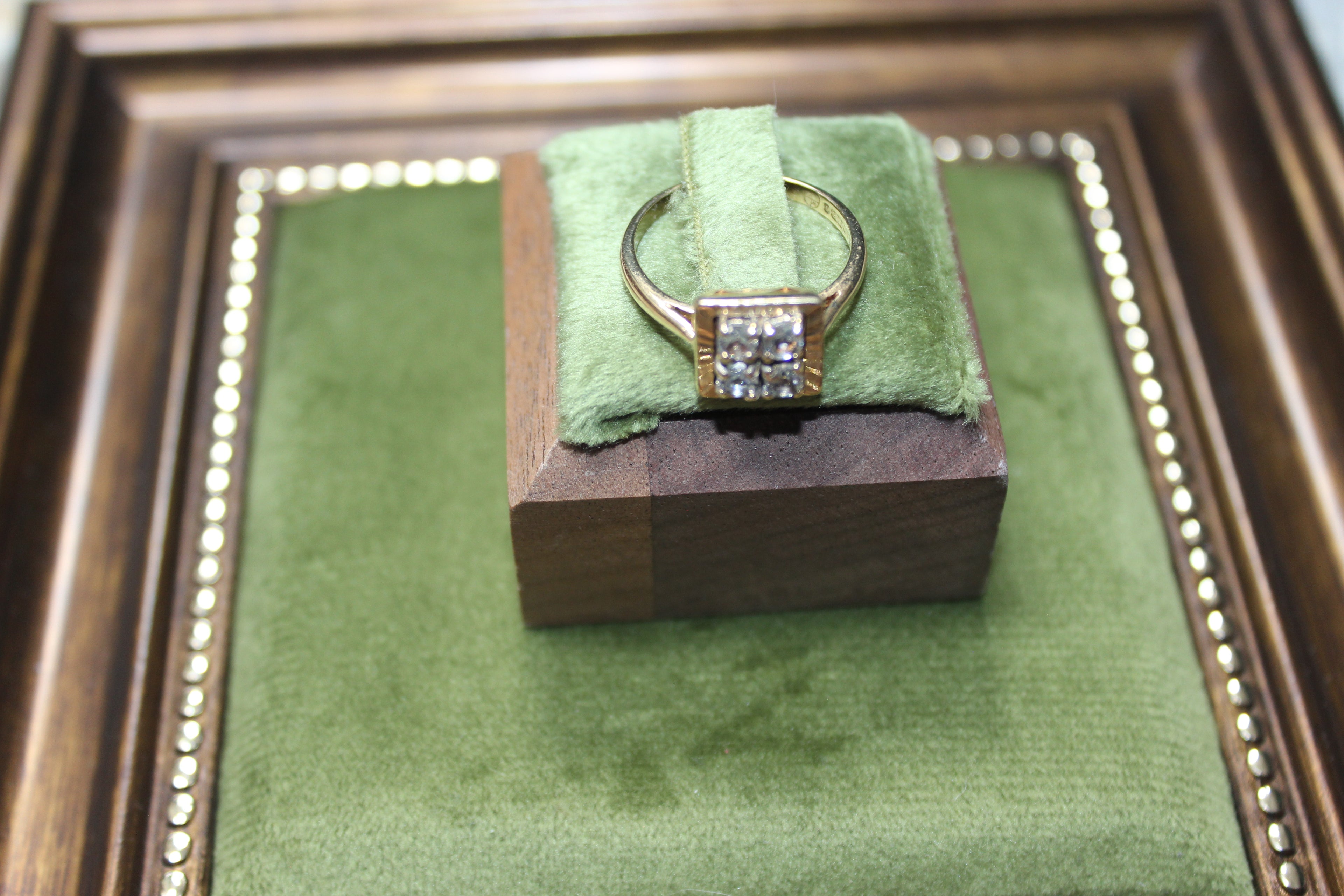 Vintage 9ct Yellow Gold Four Stone CZ Ring with Sunburst Edge | Circa 1967