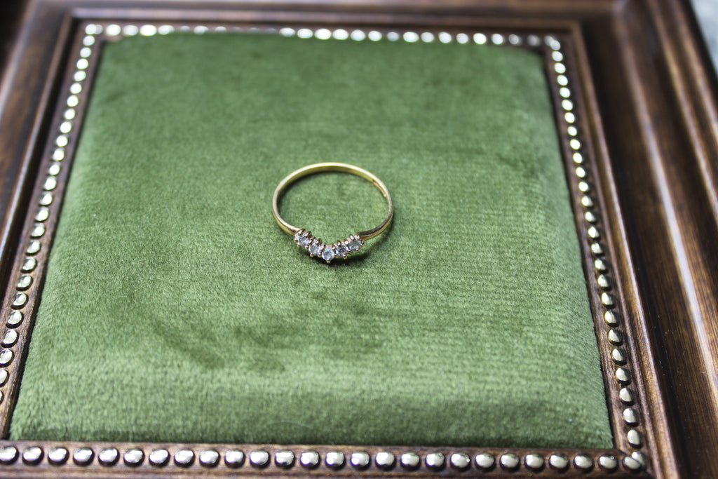 Vintage 9ct Solid Yellow Gold Cubic Zirconia Wishbone Ring