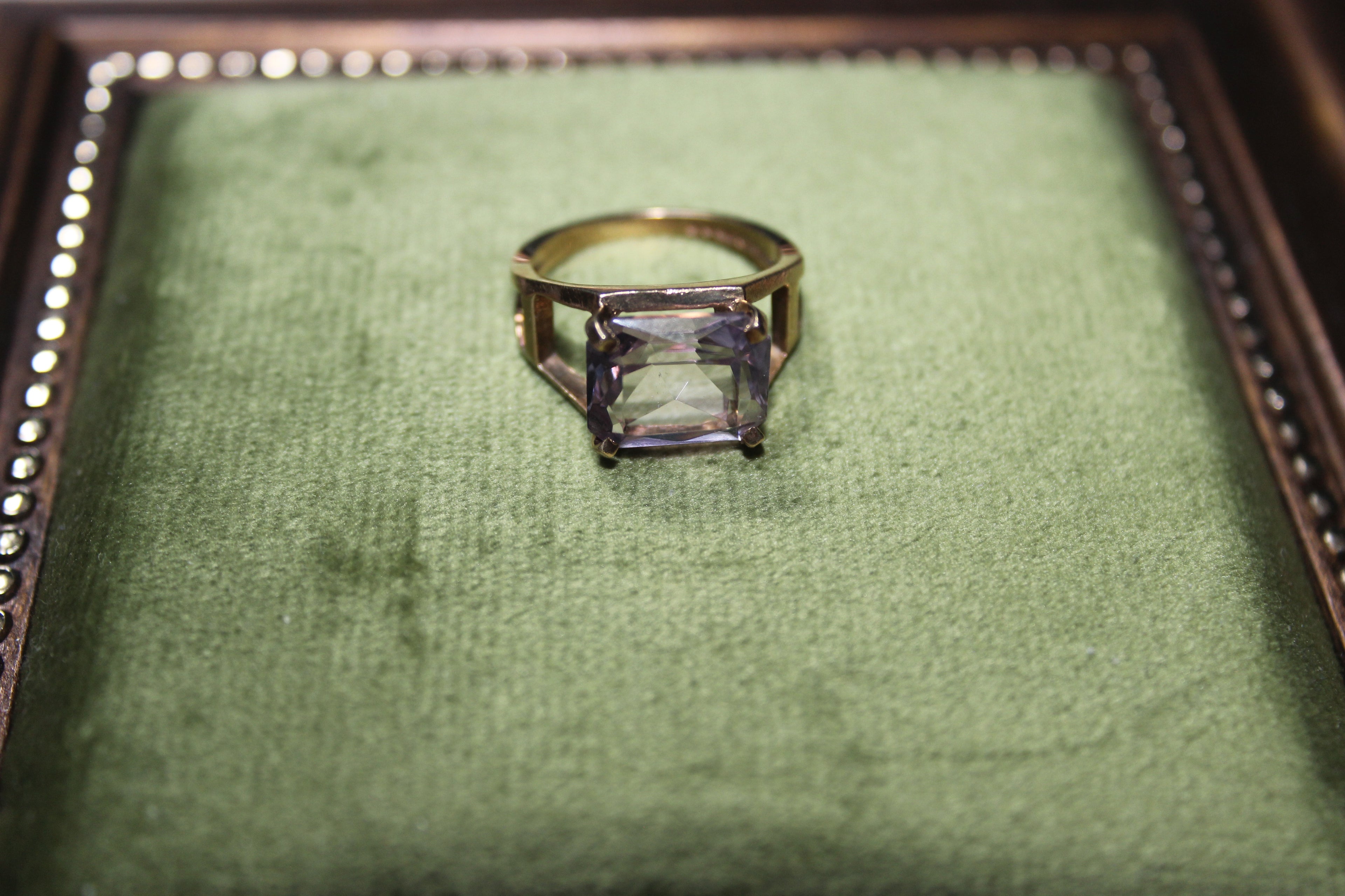 9ct Yellow Gold Large Emerald Cut Amethyst Vintage Ring