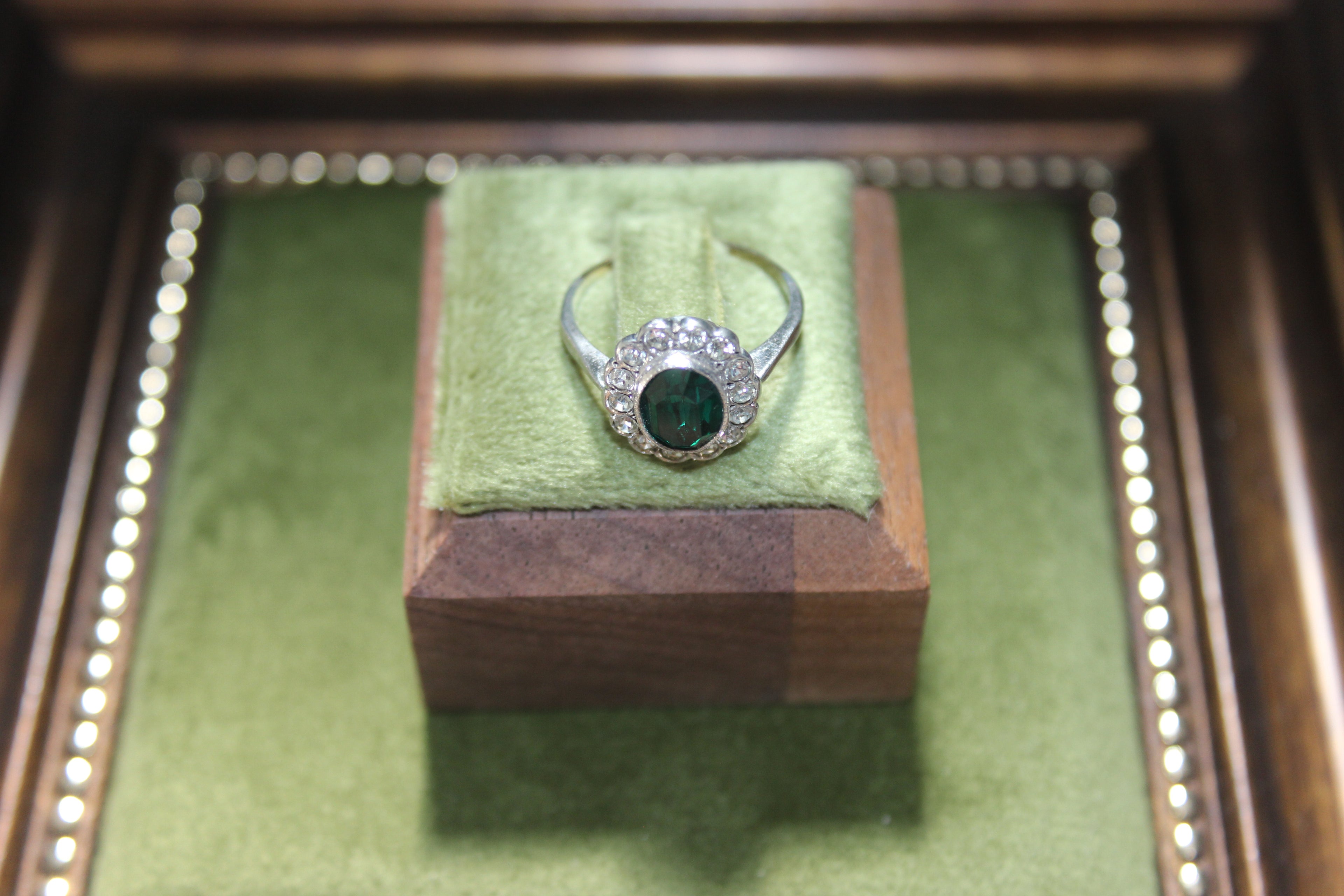Vintage Silver & 9ct Gold Deep Green Stone Set Ring