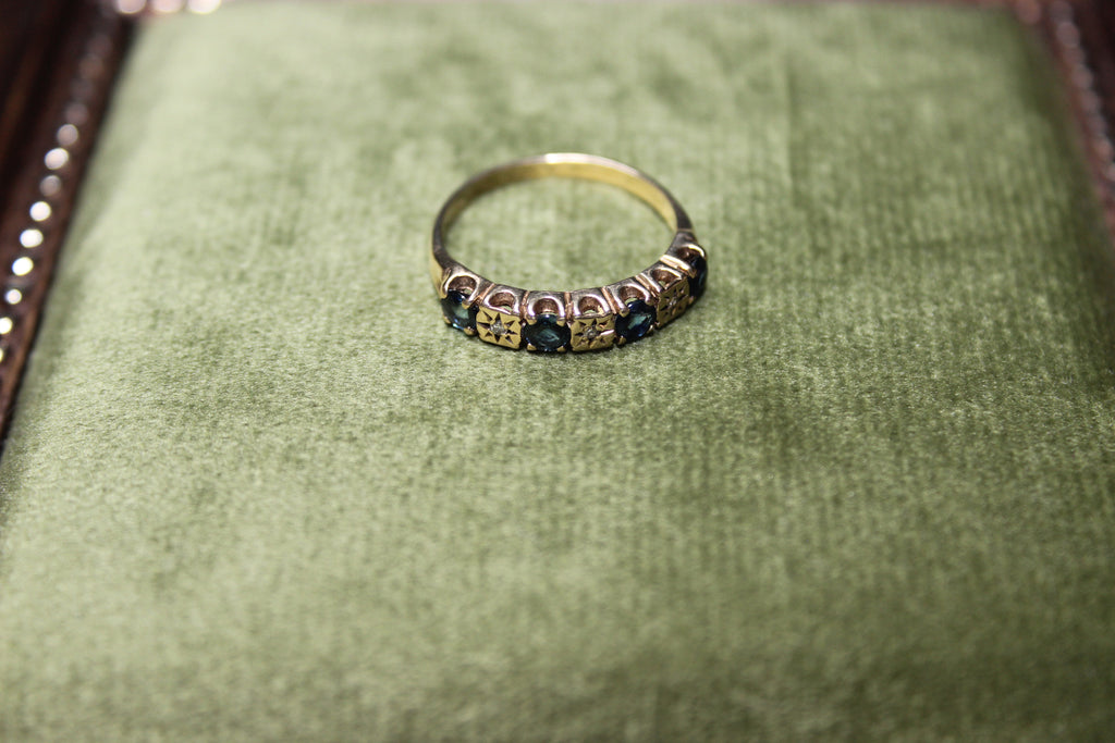 Vintage 9ct Gold Sapphire & Cubic Zirconia ring