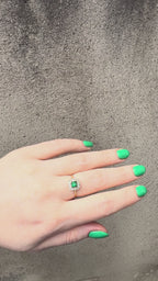 9CT Yellow Gold Vintage Lab Created Green Spinel Gemstone