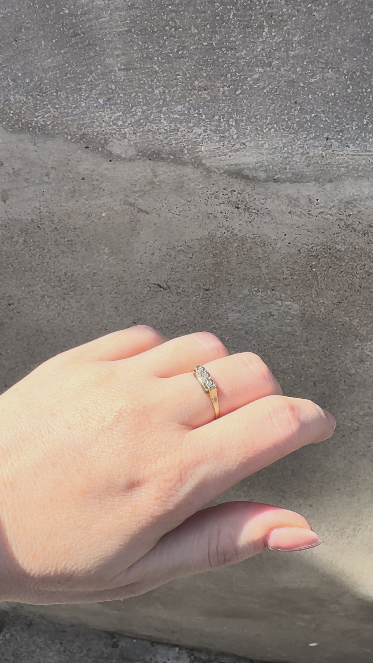 Vintage 9ct Gold Diamond Ring